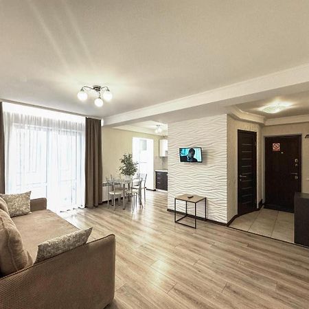Artal Apartment On Obolonskyi Avenue 16A, 2 Bedroom Kyiv Exterior photo